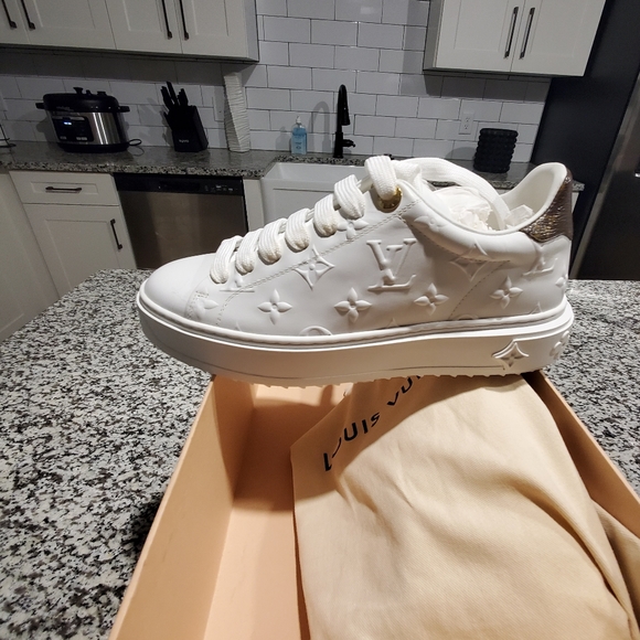 Louis Vuitton sneakers 👟 - Picture 1 of 3